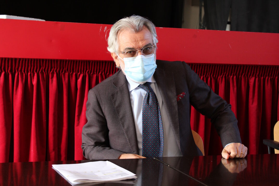 Contatti a scuola con positivi al Covid? L’Area vasta 4: “Isolamento di due settimane ma niente tampone se non si hanno sintomi”